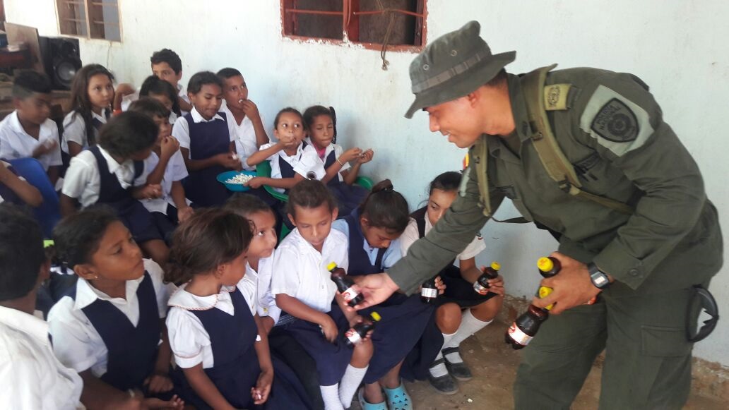 foto-refrigerios-niños-y-niñas 