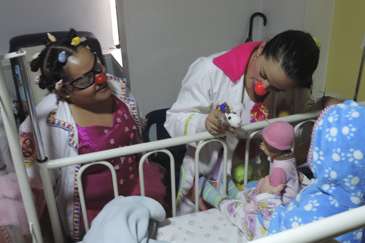 escuela de la risa al Hospital Central