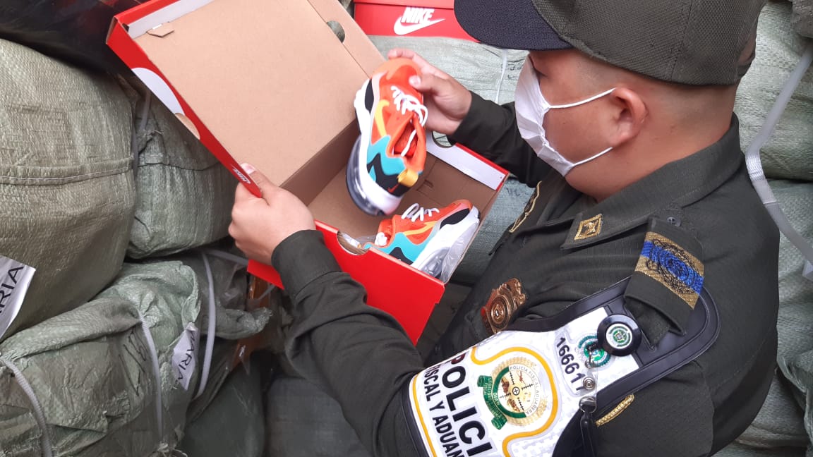 Aprehensión de Calzado de Contrabando