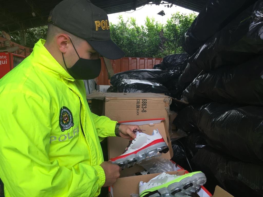 Duro Golpe al Contrabando de Calzado