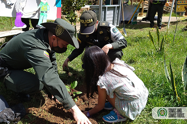 Bajo el lema “no más violencia, sembremos vida” contribuimos en la eliminación de la violencia contra la mujer