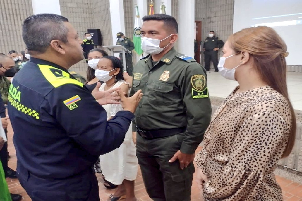 Primera entrega de Distinciones a 1.053 patrulleros en La Guajira 