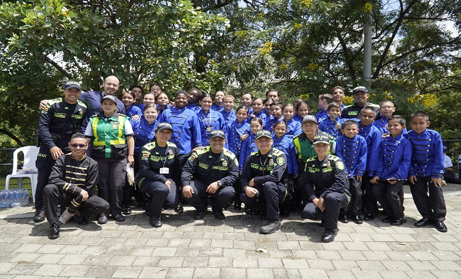 La cívica infantil y juvenil un espacio para reforzar los valores.