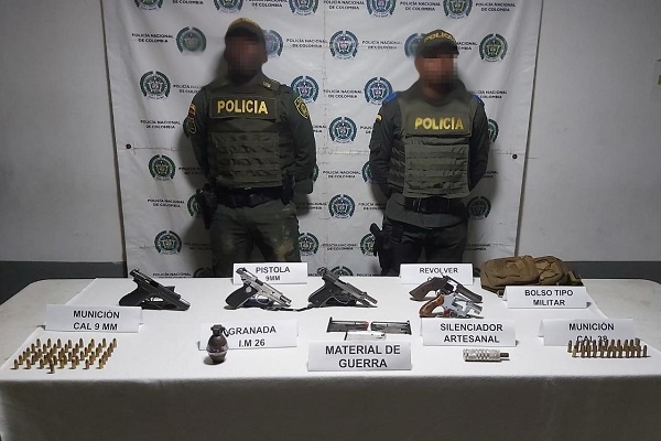 Hallamos-de-importante-material-de-guerra-al-grupo-delincuencial-‘los-chacales’.