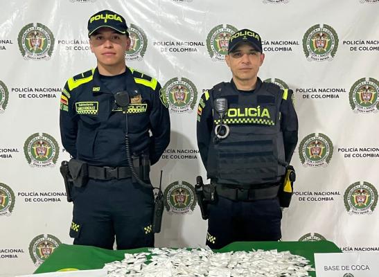 Incautaron 600 bolsas pequeñas de base de coca.