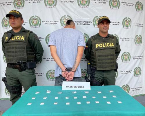 Hombre con estupefacientes