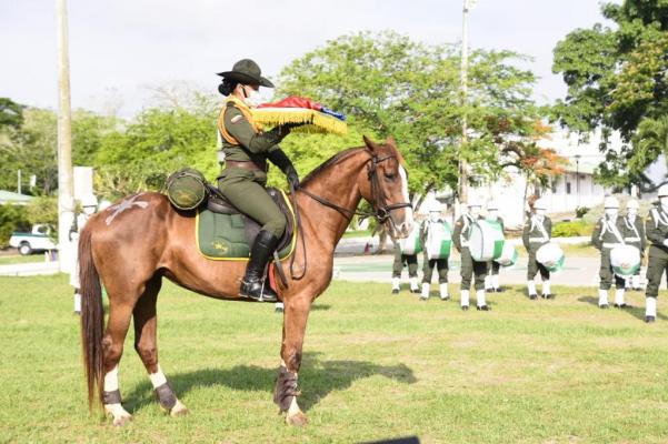 Homenaje a los carabineros de Colombia
