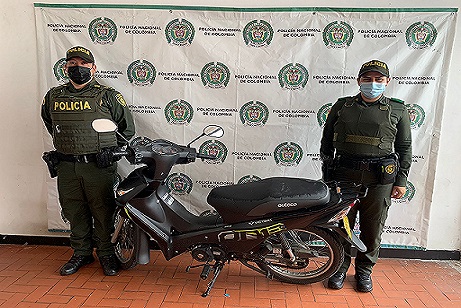 Recuperan motocicleta hurtada 