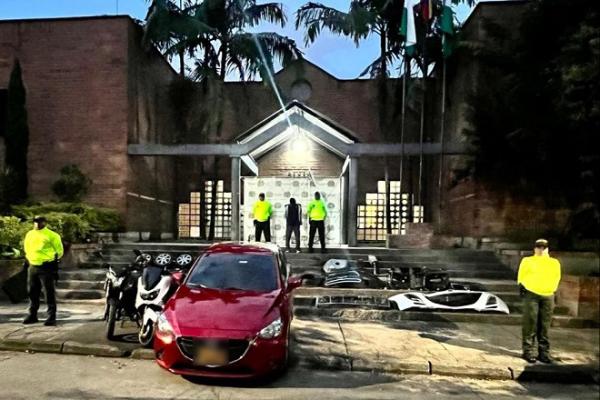 Policías custodian capturado y recuperan elementos de alto valor