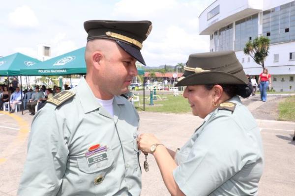 En cabeza de la señora comandante de la unidad, nuestros policías en los diferentes grados fueron condecorados