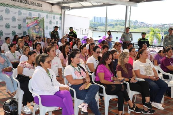 En-nuestra-área-metropolitana-hemos-llevado-a-cabo-varias-actividades-en-pro-de-la-protección-de-las-mujeres 
