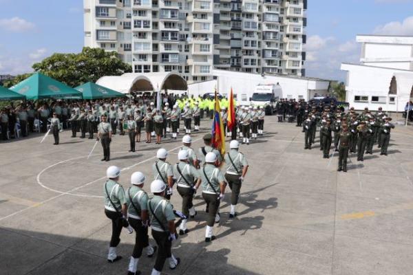 En la plaza de armas del comando de la Policía Metropolitana de Pereira, se llevaron a cabo los diferentes actos protocolarios
