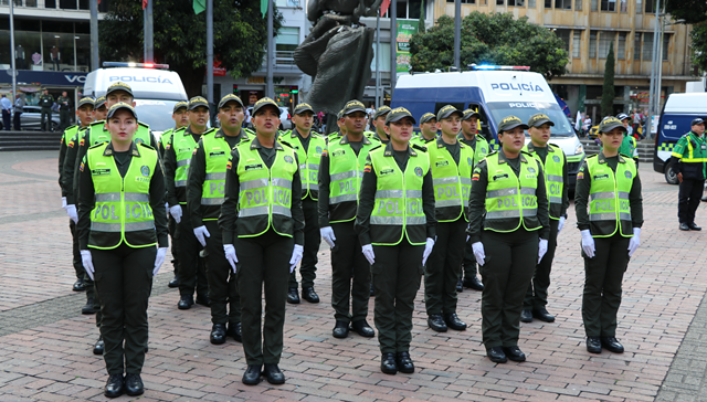 90 mujeres y hombres Policías valientes