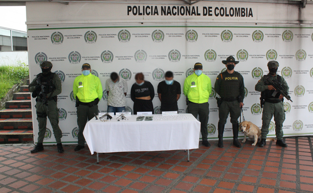 Tres-personas-fueron-capturadas-y-un-menor-aprehendido-por-los-delitos-de-porte-de-estupefacientes-y-porte-ilegal