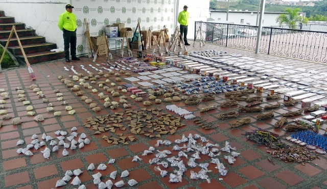 Incautamos-en-las-últimas-horas-700-kilos-de-pólvora-en-el-sector-La-Romelia-de-Dosquebradas