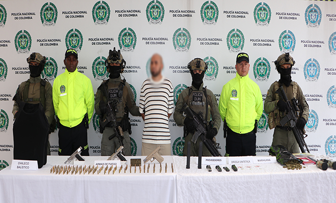 Seis policías, un capturado mencionado con el alias Cakín, cabecilla de la estructura delincuencial Los Flacos