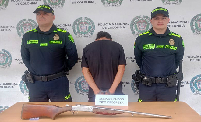 Portaba un arma de fuego tipo escopeta cuando fue sorprendido en el barrio Matecaña