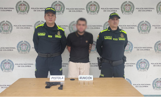 Llevaba consigo un arma de fuego ilegal, en el barrio Plumón Bajo de la ciudad de Pereira