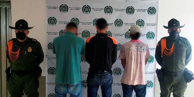 En-zona-rural-del-municipio-de-la-virginia-son-capturados-tres-personas-por-daños-al-medio-ambiente