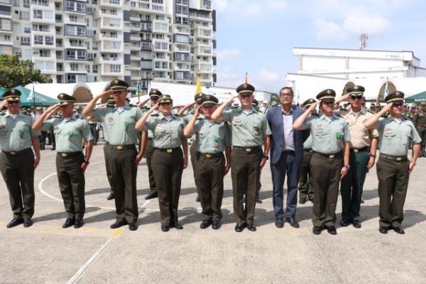 En la plaza de armas del comando de la Policía Metropolitana de Pereira, se llevaron a cabo los diferentes actos protocolarios