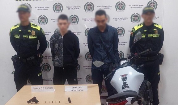 Tenían en su poder dos armas de fuego y 11 cartuchos de calibre 38 y 7.65