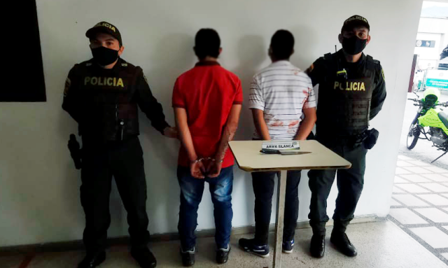 Con-arma-corto-punzante-pretendían-hurtar-un-establecimiento-comercial-en-el-municipio-de-Dosquebradas