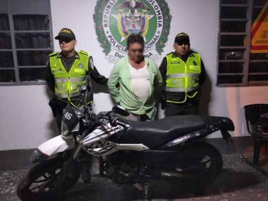 El sujeto judicializado se movilizaba en una motocicleta la cual fue hurtada en el año 2022