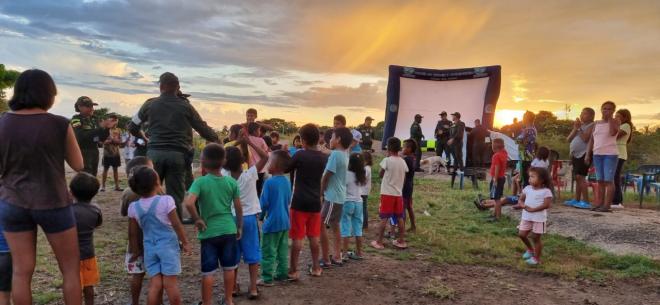juegos, niños indigenas, policine