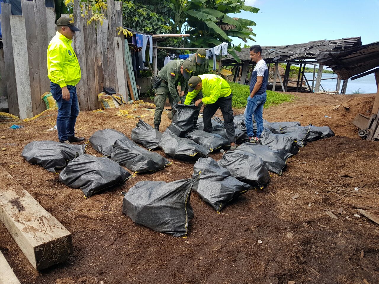 El procedimiento que permitió capturar a una persona con 486 kilos de clorhidrato de cocaína y varias armas de fuego