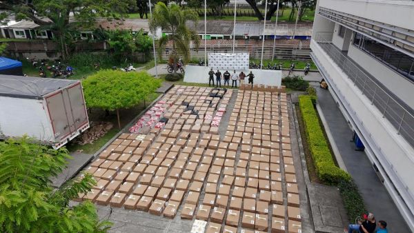 incautación de cajetillas de cigarrillo