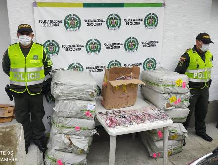 En vía nacional logramos incautar 715 sandalias 