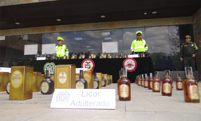 La Policía Nacional-incautó-108-botellas-de-licor adulterado-en-el Meta