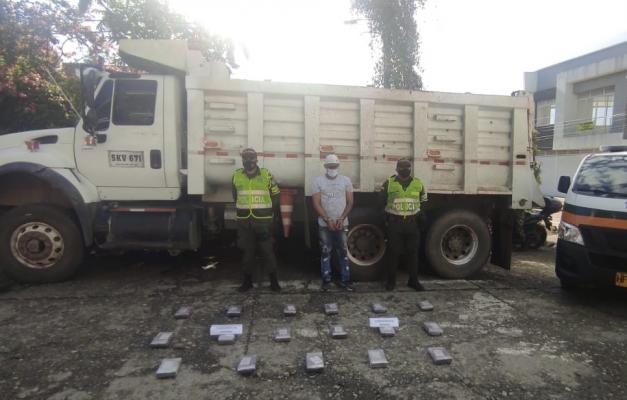 varios_kilogramos_de_marihuana_y_clorhidrato_de_cocaína_fueron_incautados_por_policía_en_el_cauca