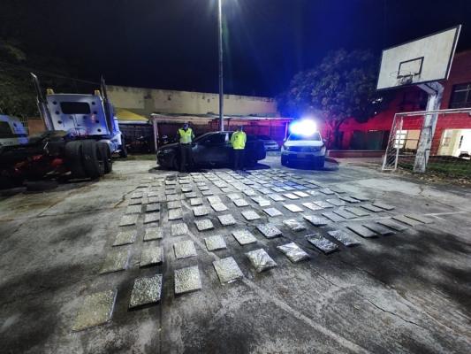 Mediante plan identificación de automotores se logró incautación de 100 kilos de marihuana y un vehículo