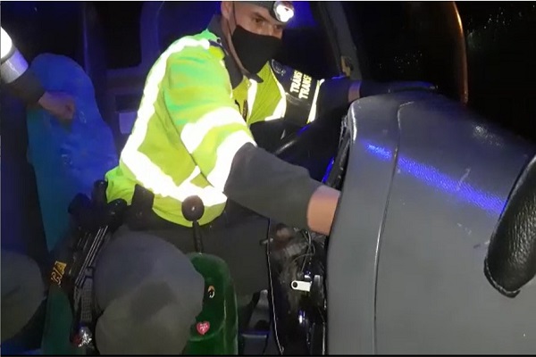 43 paquetes de marihuana venían encaletados en un bus 