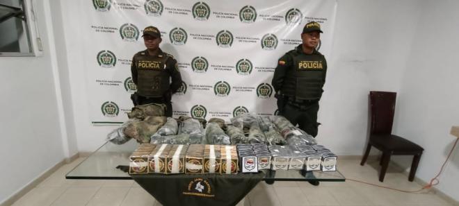 Incautan prendas militares