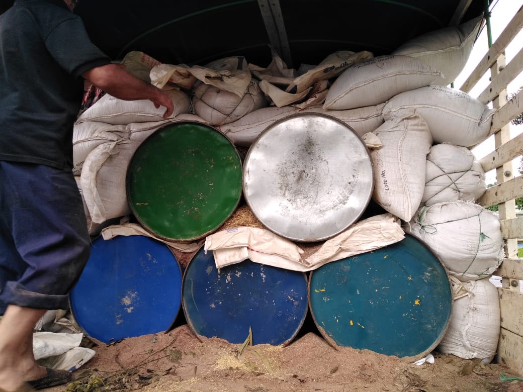 Incautadas-30-toneladas,-siete-personas-capturadas-y-cuatro-vehículos-inmovilizados