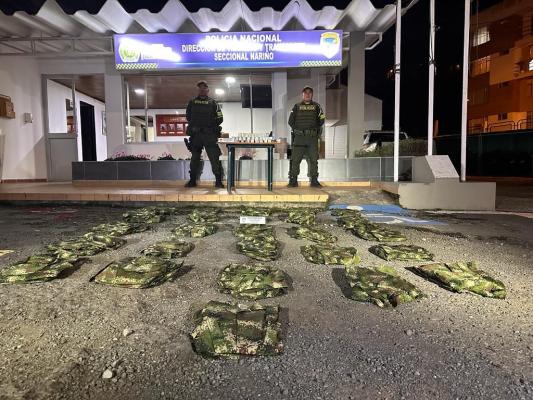 Incautados 2.500 cartuchos, calibre para fusil 5.56 25 uniformes pixelados de uso privativo de las fuerzas militares