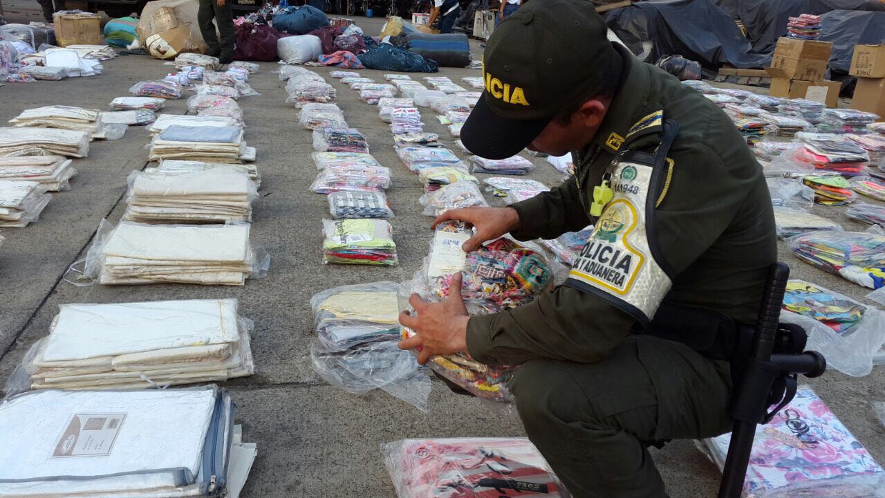 Incautada-mercancia-que-habría-ingresado-ilegalmente-al-país-avaluada-en-más-de-120-millones-de-pesos