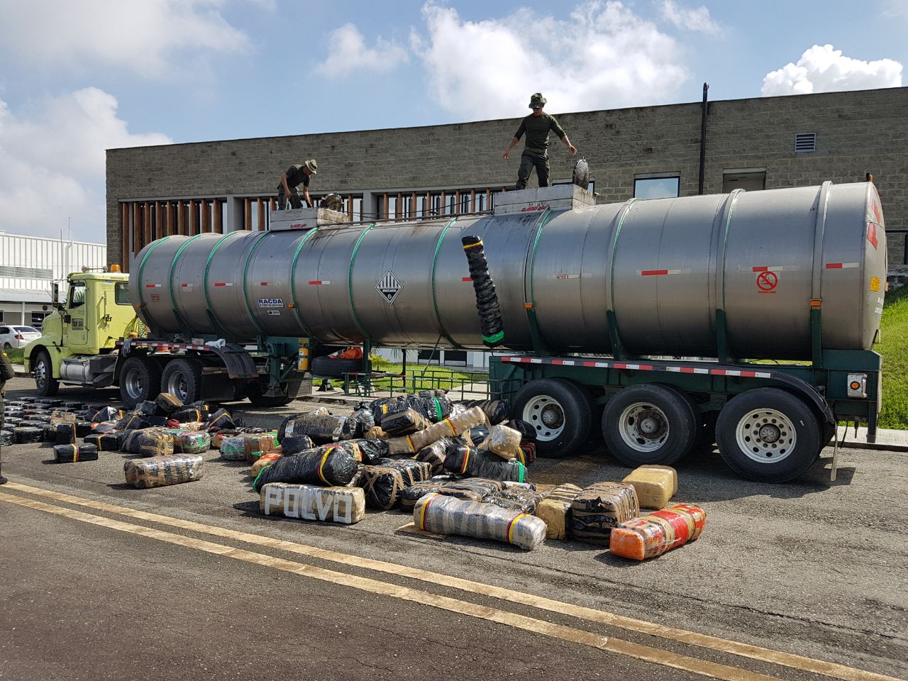 Incautadas-3.5-toneladas-de-marihuana-creepy