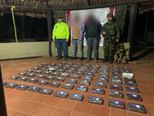Incautados 78 kilos de coca&iacute;na  ocultos en un veh&iacute;culo que hab&iacute;a sido modificado en el techo 