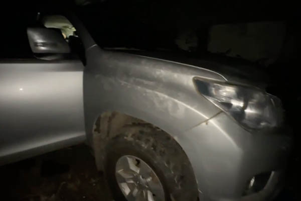 se encontró una granada_de_fragmentación,_uniformes_y_tres_banderas_de_las_Farc-EP