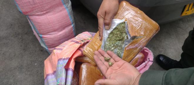 Iban cargados de estupefacientes 