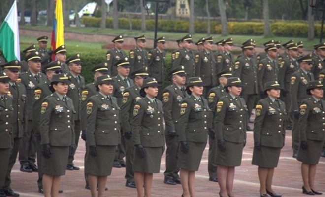 En formación los señores mandos del Nivel Ejecutivo que inician el curso mandatorio