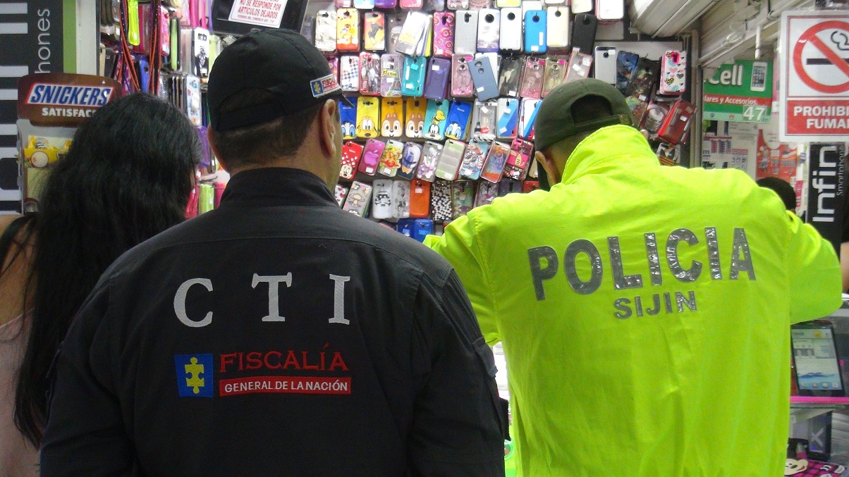 centro_comercial_Anarkos_incautados_más_de_224 celulares.