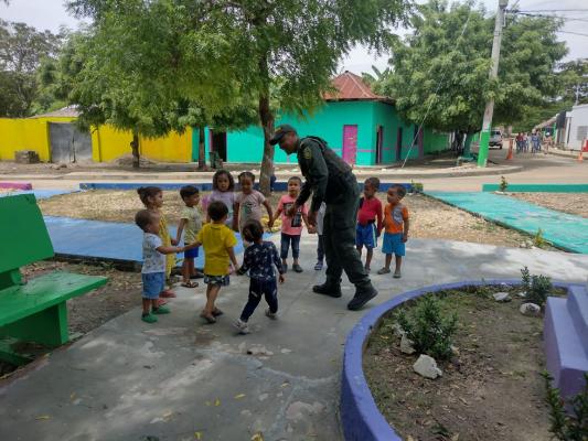Jugando con los niños