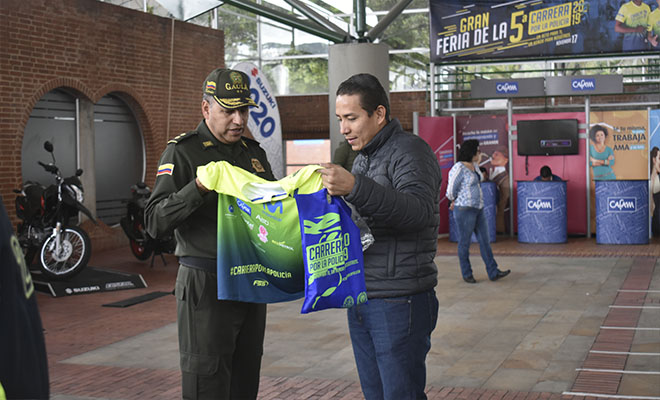 kit-carrera-por-la-policia-2019