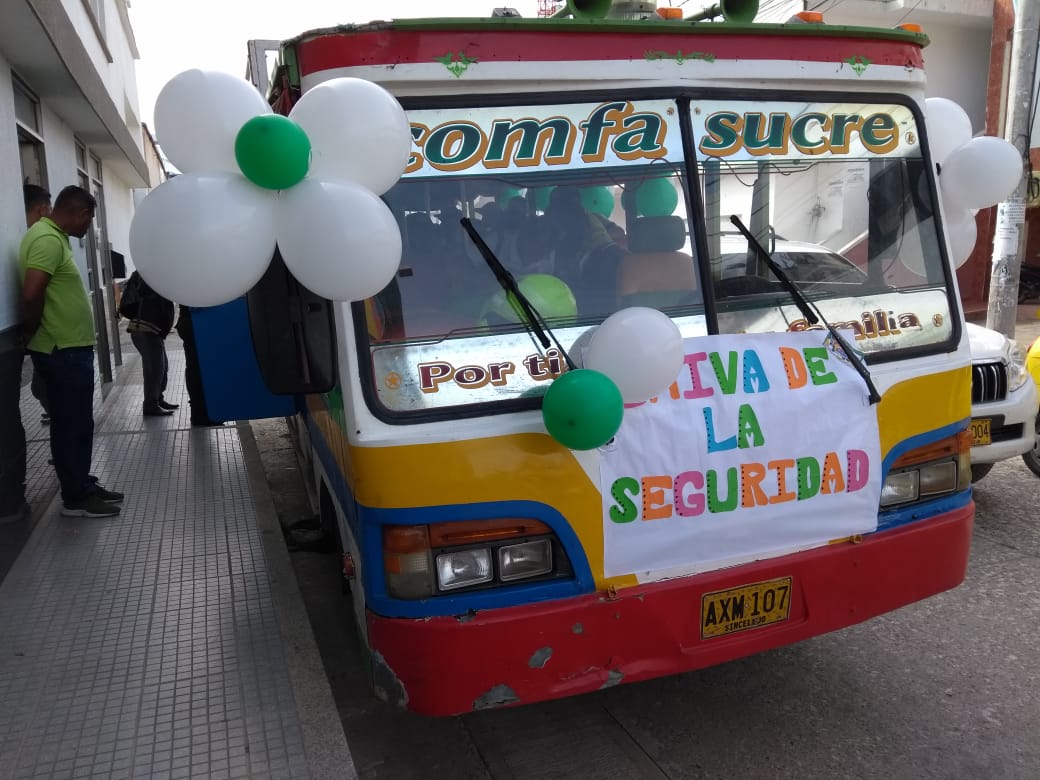 Nos tomamos los barrios con la chiva de la seguridad