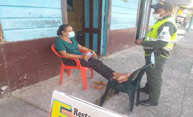 La policía en él Chocó continúa trabajando para contener el covid-19