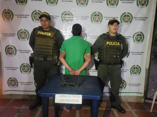 Capturado por intimidar y amenazar a una mujer 